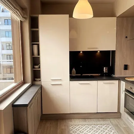 Cozy With Sea View Apartment